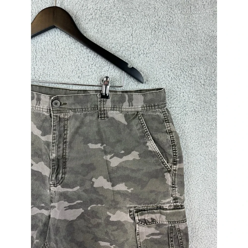 Falls Creek Camo Cargo Shorts Men Size 42 Green Woodland Camouflage Baggy Grunge